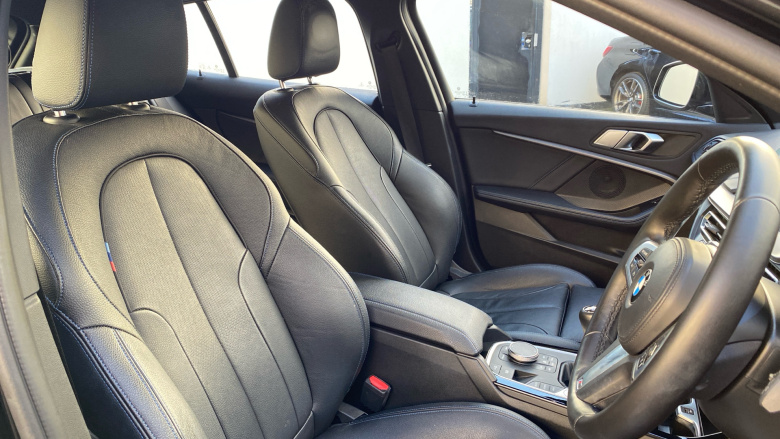 BMW 1 Series 118i [136] M Sport 5dr [Live Cockpit Professional] Petrol Hatchback